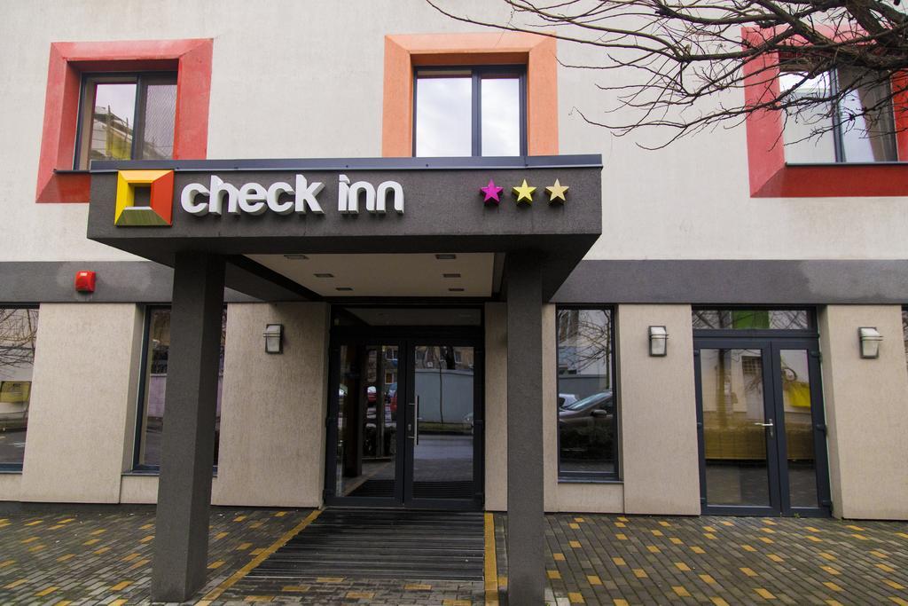Hotel Check Inn Timişoara Buitenkant foto